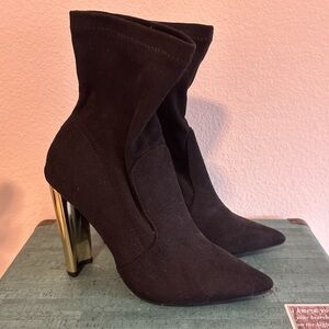 Forever 21 Black Fabric Ankle Boots with Gold Heel Size 6 🖤✨